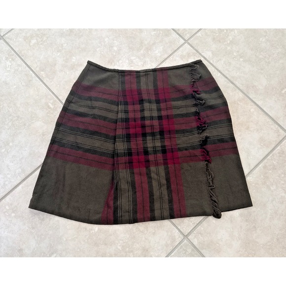 Banana Republic Dresses & Skirts - VTG 80-90s Banana Republic Wool Plaid Wrap Skirt Green Red Tartan Style Jr Sz 14